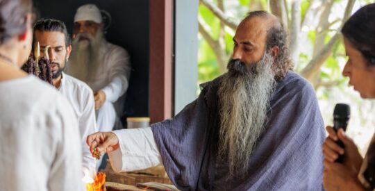महालय अमावस्या यज्ञ में गुरुदेव श्री अनीश