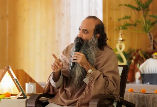 Gurudev Sri Anish in satsang